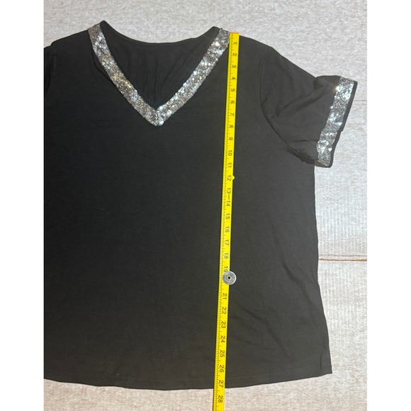 Women"s Plus 2XL‎ Black Short Sleeve Blouse Sequin V-Neck & Sleeve Cuffs NWOT - Picture 4 of 5